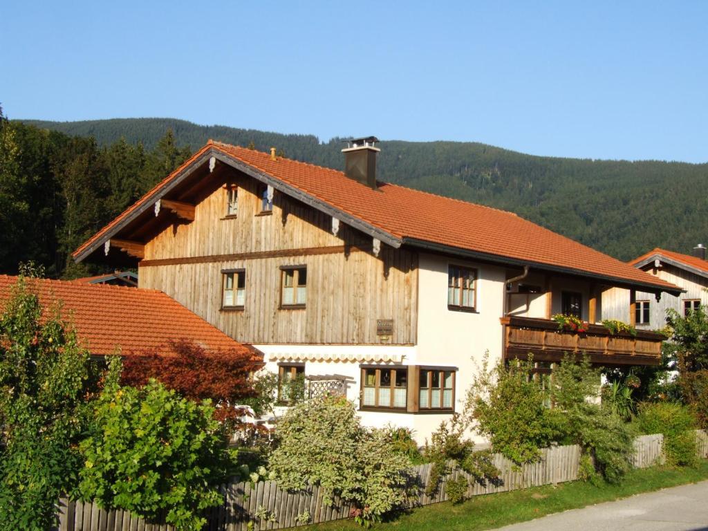 Apartment Andrea - Chiemgau Karte อินเซลล์ ภายนอก รูปภาพ